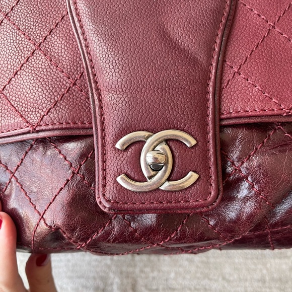 CHANEL Medium Bubble Graphic Messanger Bag - Picture 14 of 16